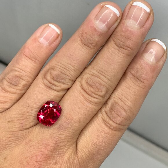 Elegant Red Gemstone ruby - Picture 4 of 13